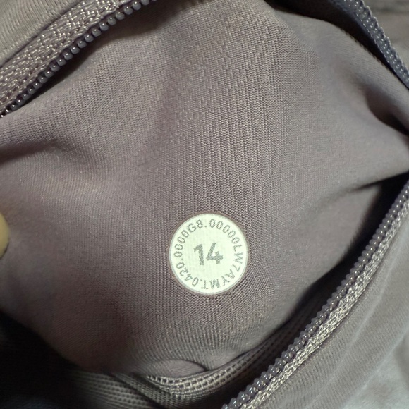 Lululemon Speed Up Short 2.5" | Size 14 | Silver Lilac - Picture 6 of 8